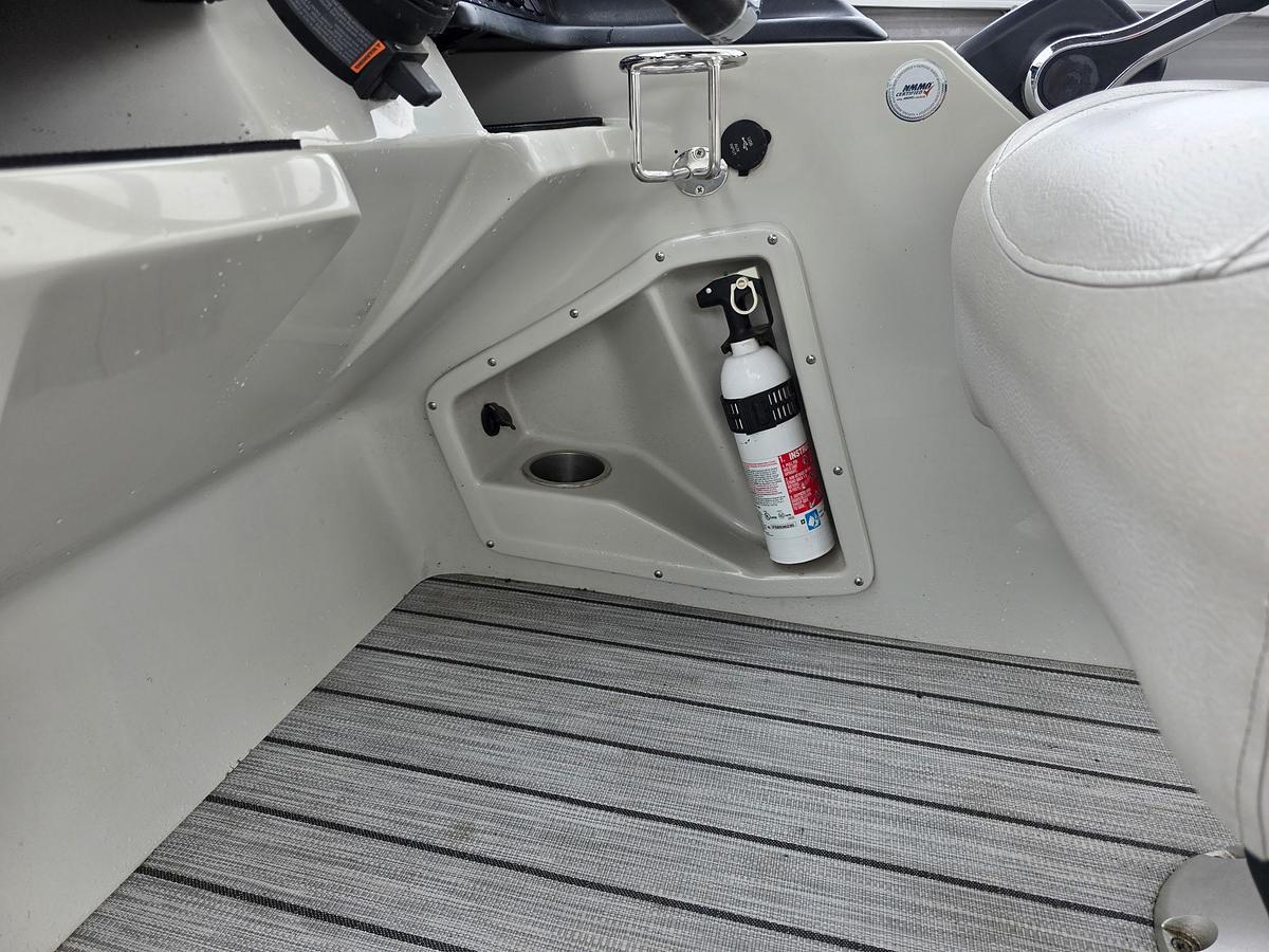 Used 2019 Avalon 2385 Catalina Rear Fish