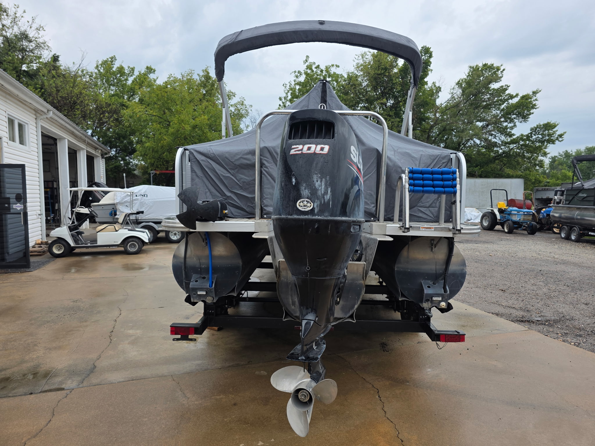 Used 2019 Avalon 2385 Catalina Rear Fish