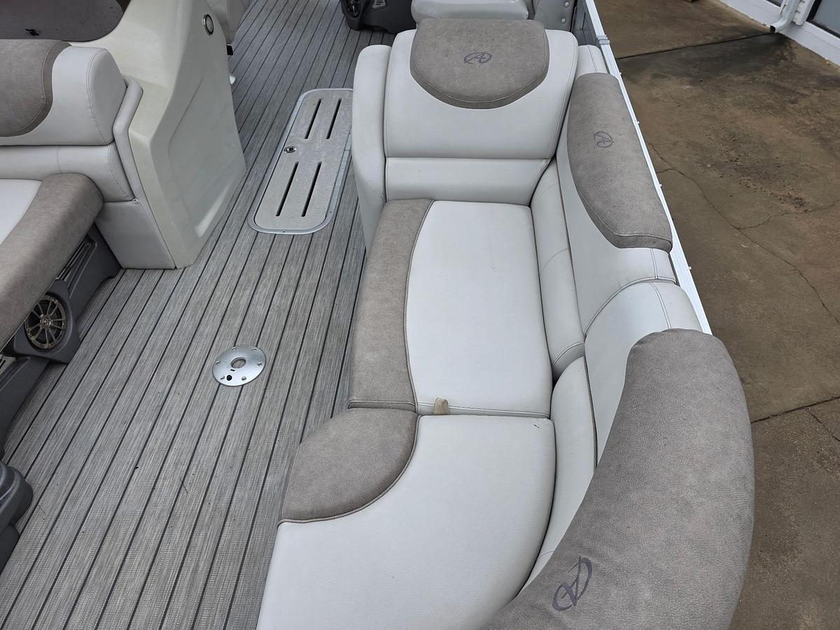 Used 2019 Avalon 2385 Catalina Rear Fish