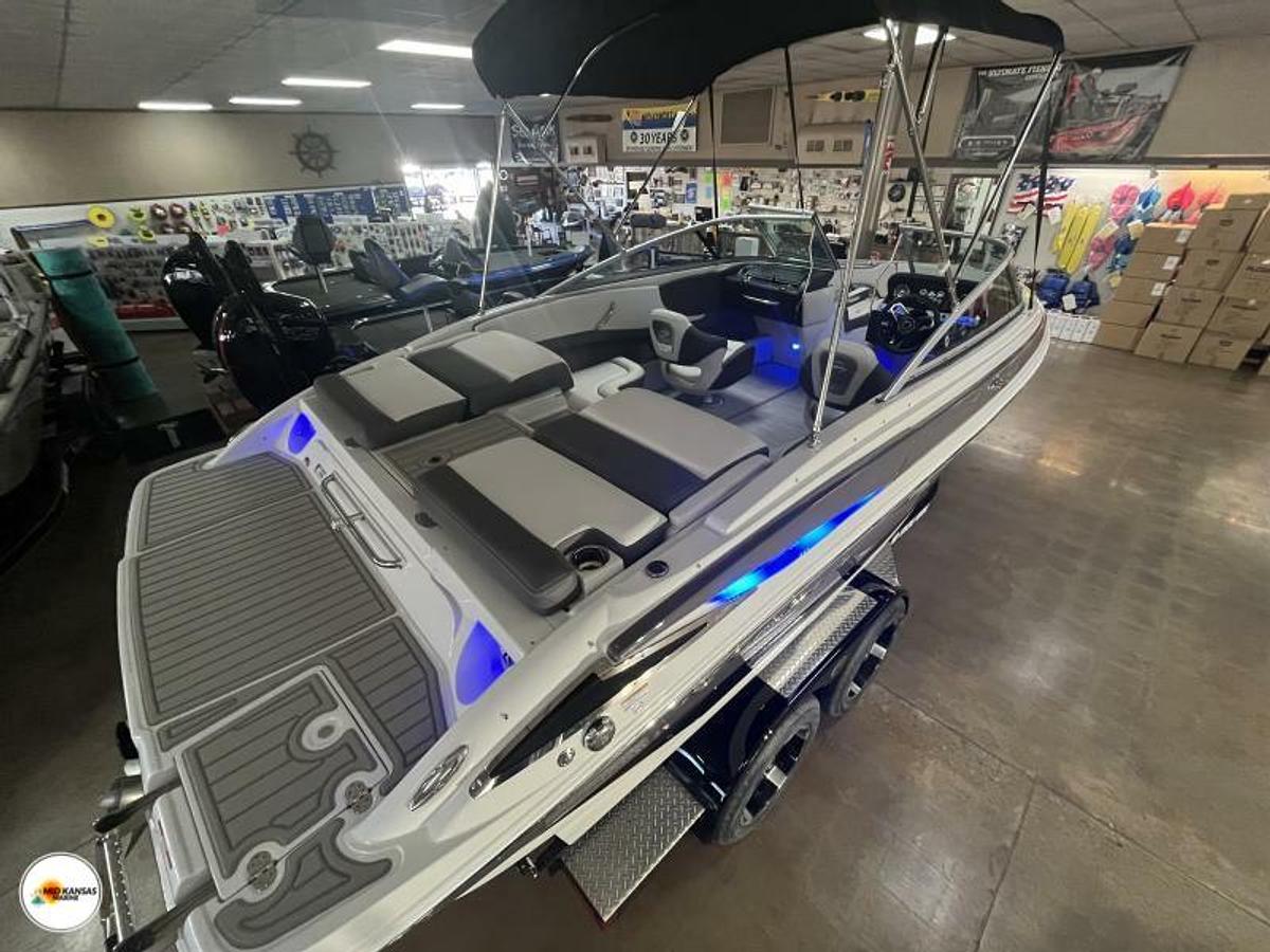 2024 Crownline 220 SS BELOW DEALER INVOICE