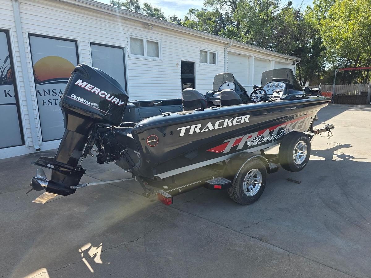 Used 2007 Tracker Tundra 18