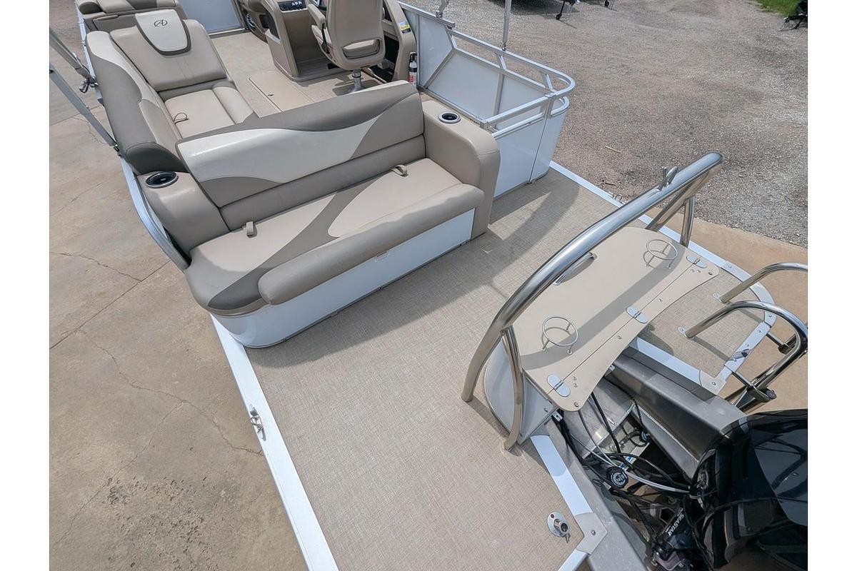 Used 2022 Avalon 2285 LSZ Cruise Rear Bench