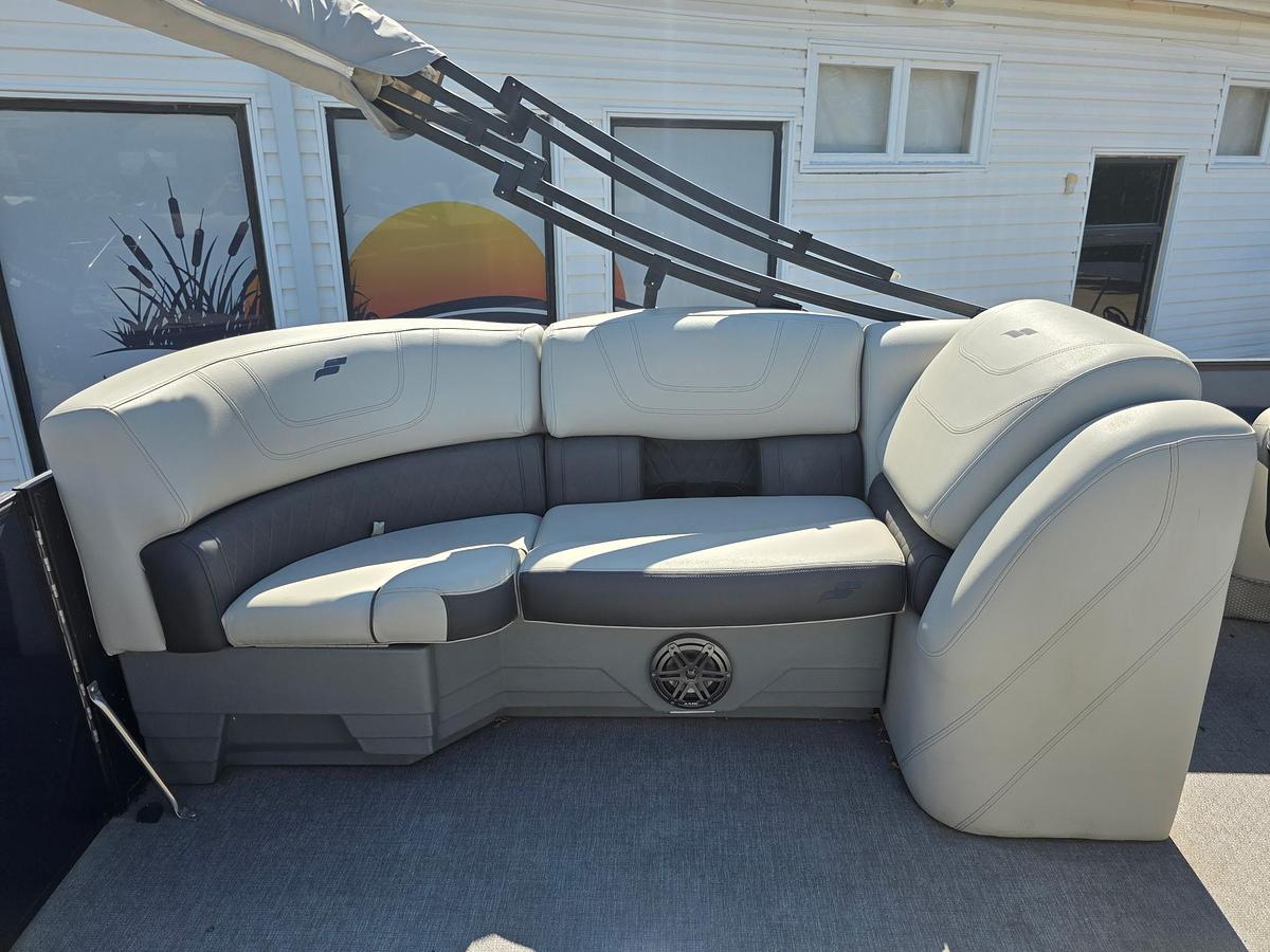 Used 2021 Starcraft SLS 3 Tritoon