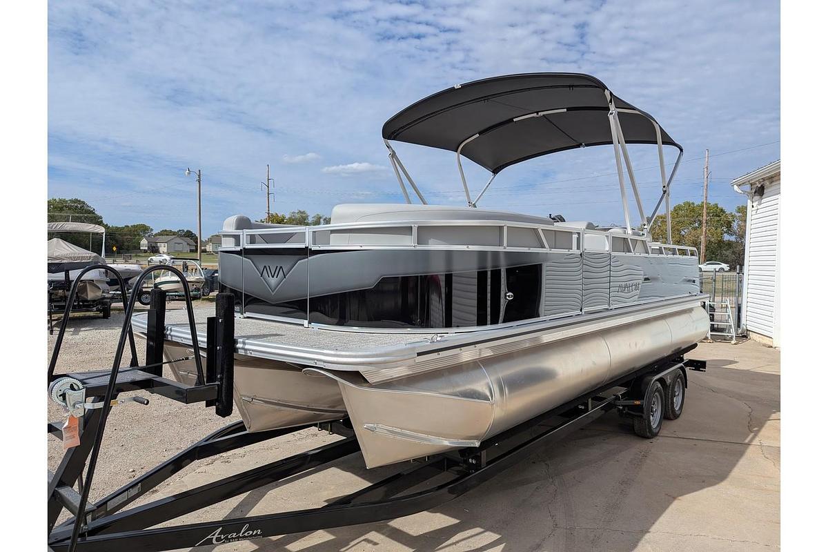2026 Avalon 2385 Venture 85 Versatile Rear Bench