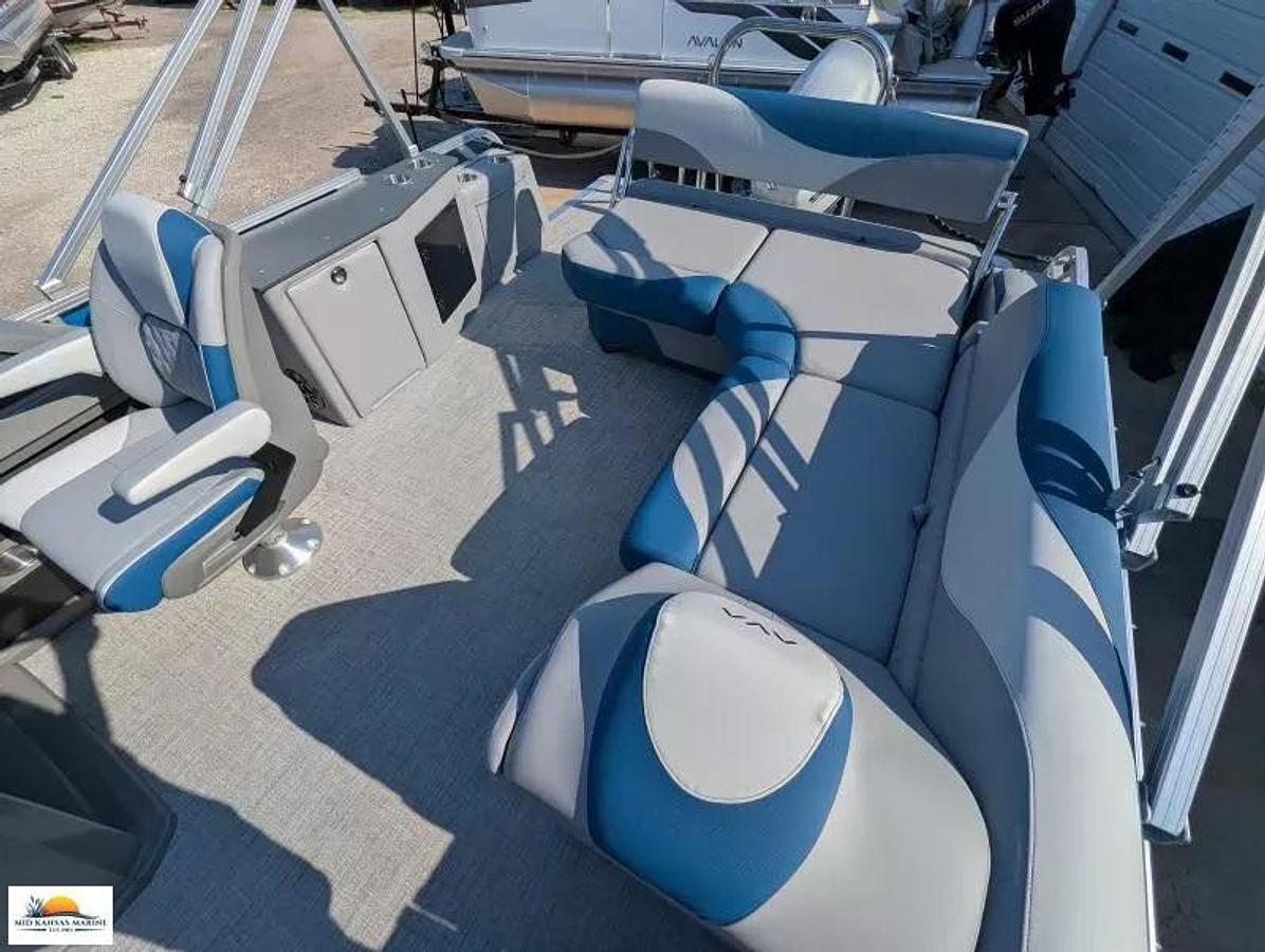 2026 Avalon 2185 LSZ Cruise Rear Bench Tritoon