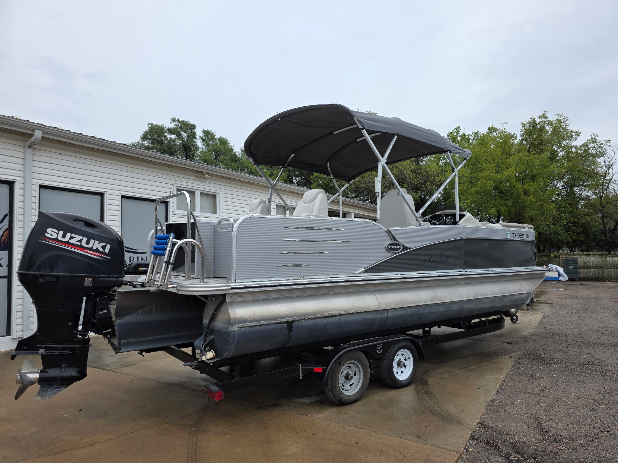 Used 2019 Avalon 2385 Catalina Rear Fish