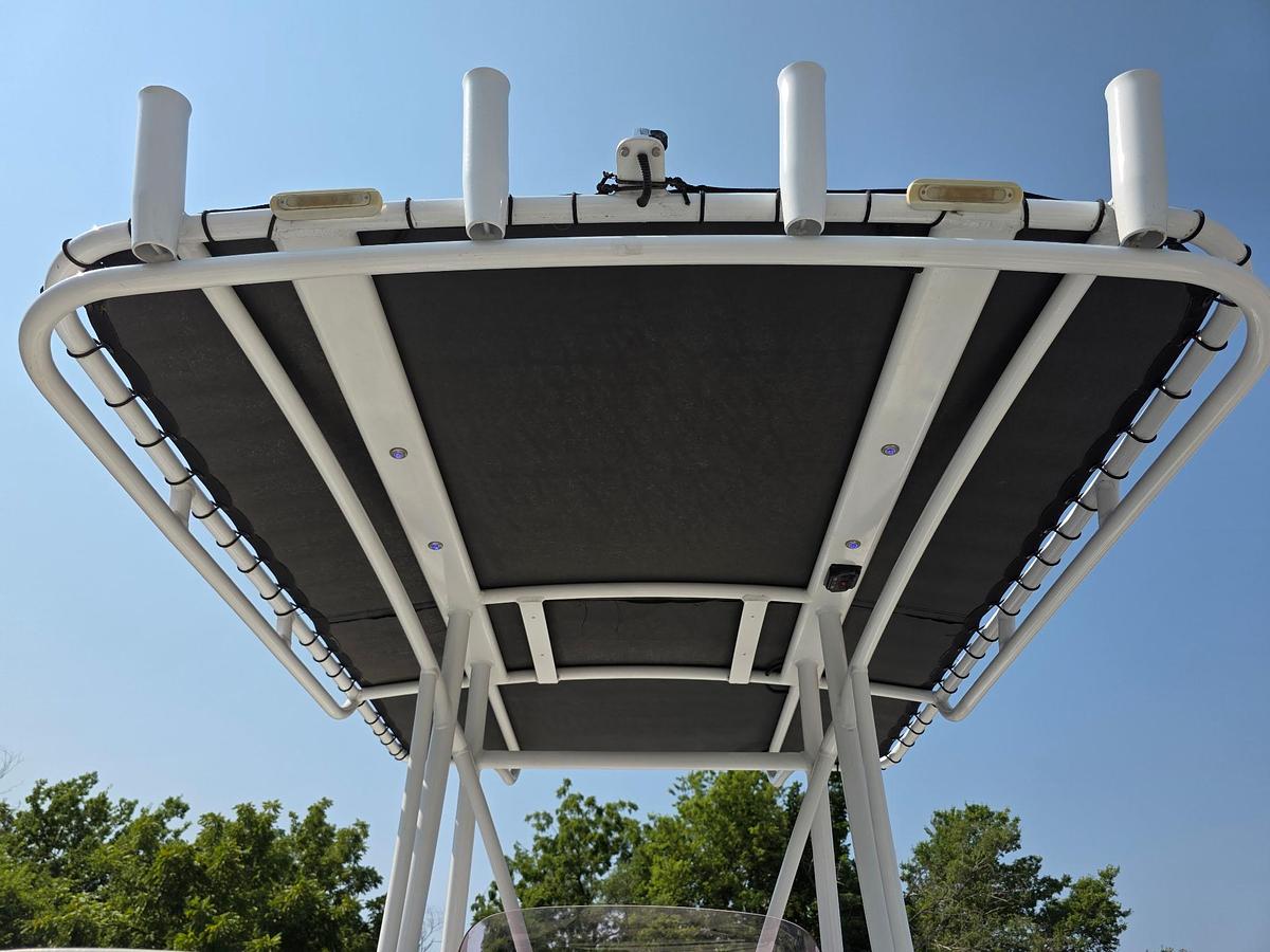 Used 2019 Epic Boats 22 Bay
