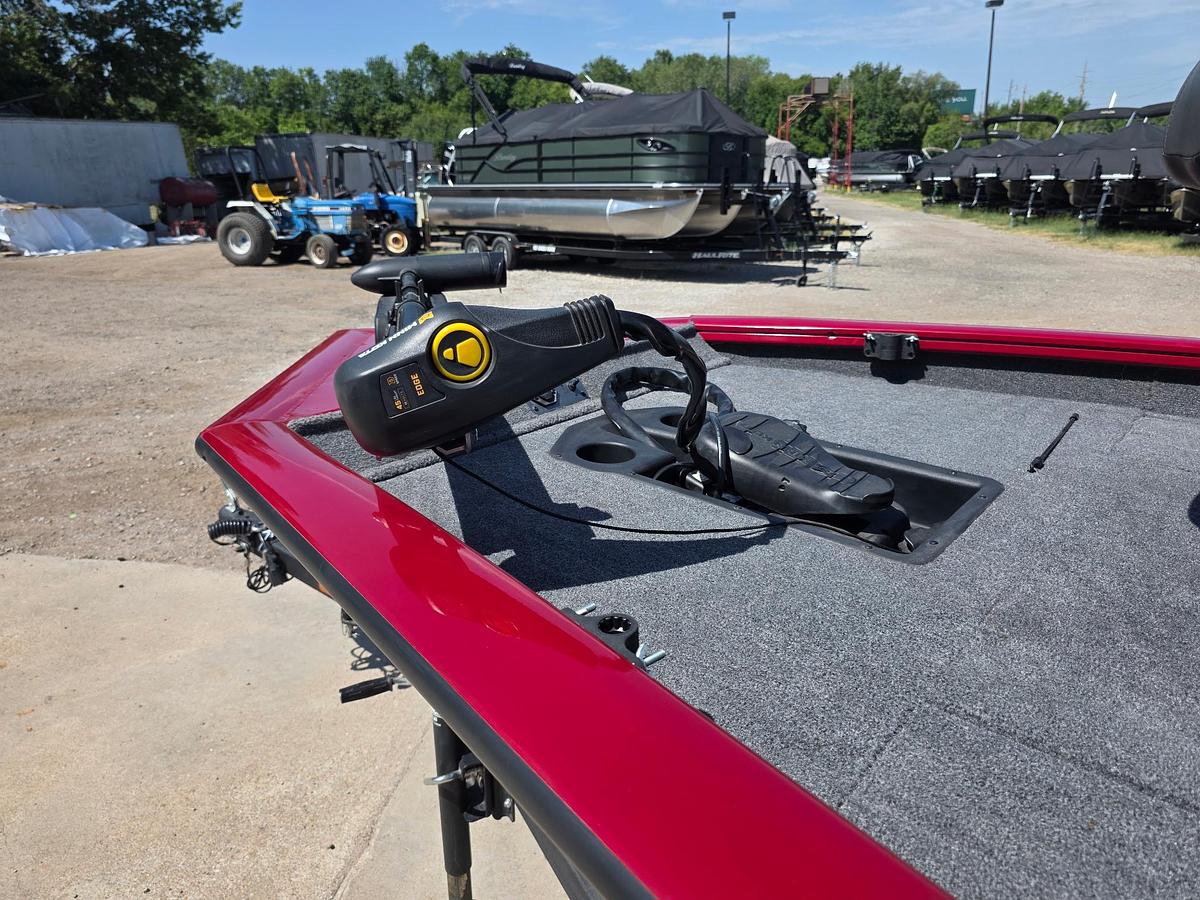 Used 2024 Bass Tracker Pro Team 175