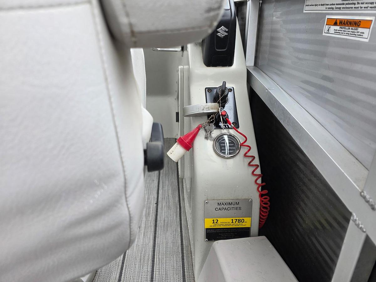 Used 2019 Avalon 2385 Catalina Rear Fish