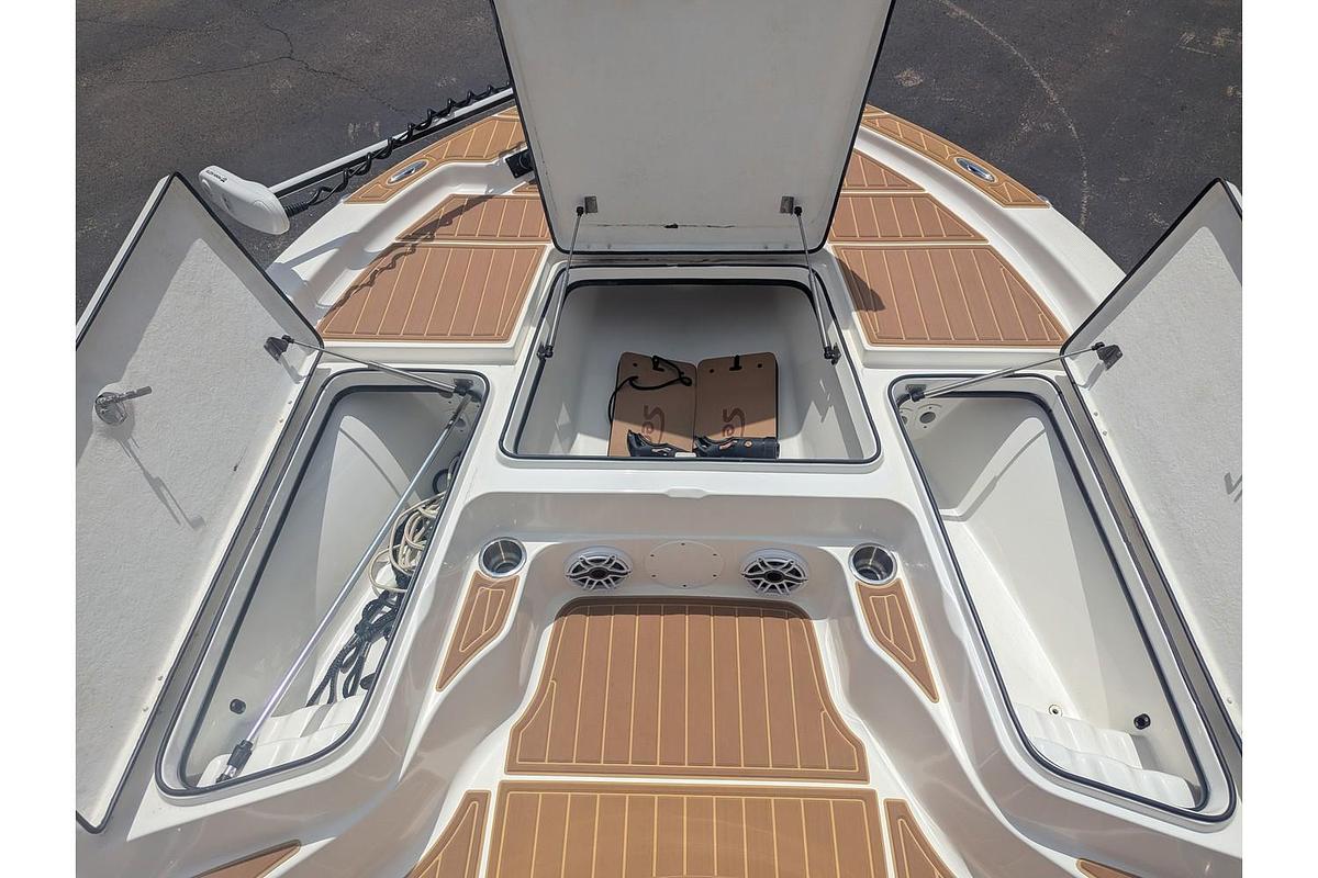 Used 2018 Epic Boats 22 Bay