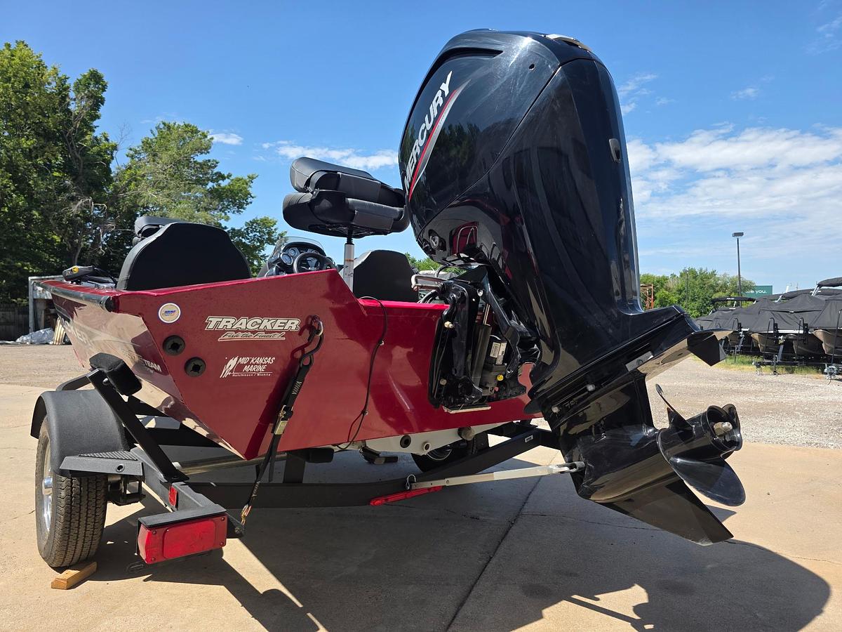Used 2024 Bass Tracker Pro Team 175