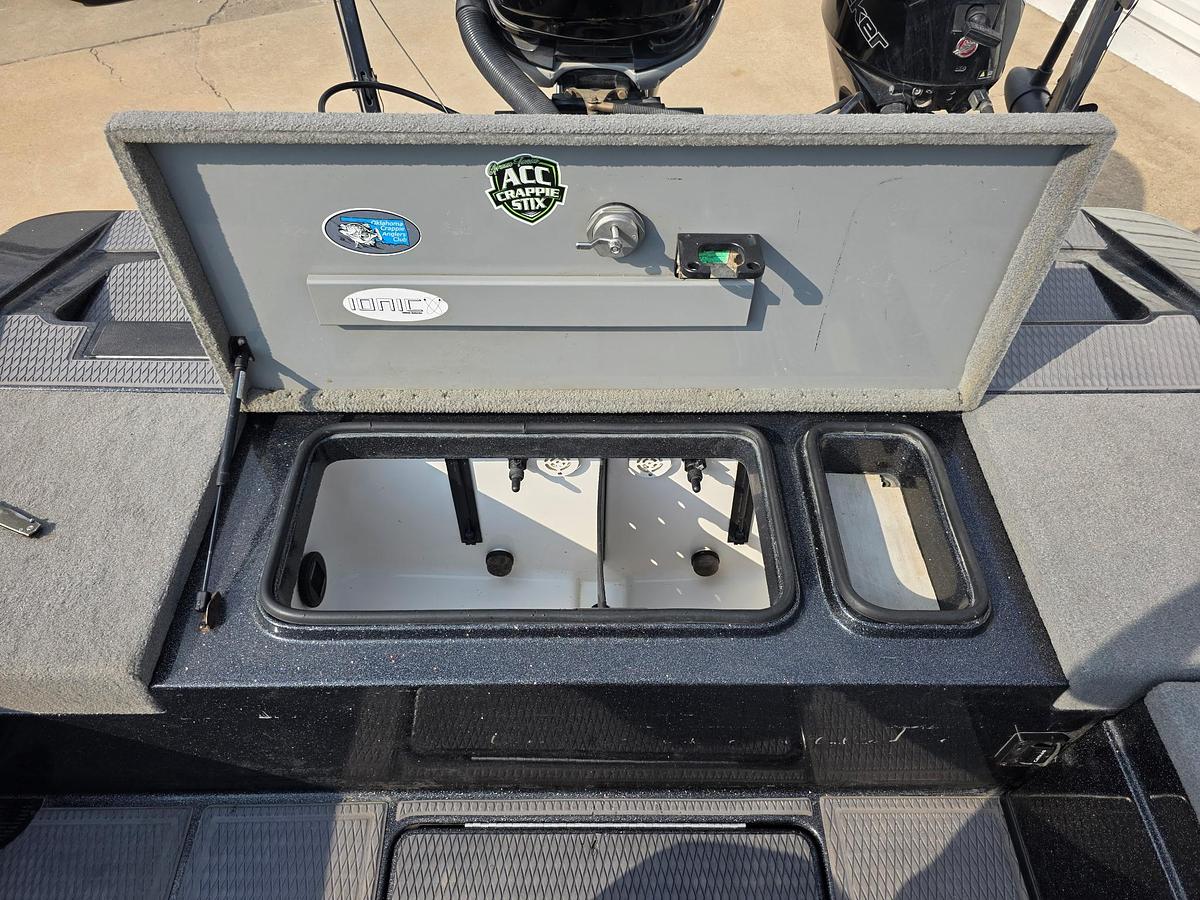 Used 2023 Caymas DV 22