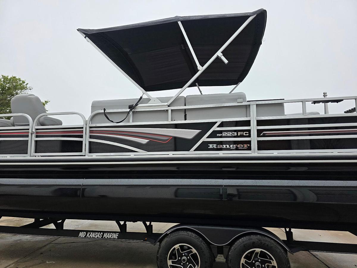 Used 2023 Ranger RP 223 FC Tritoon