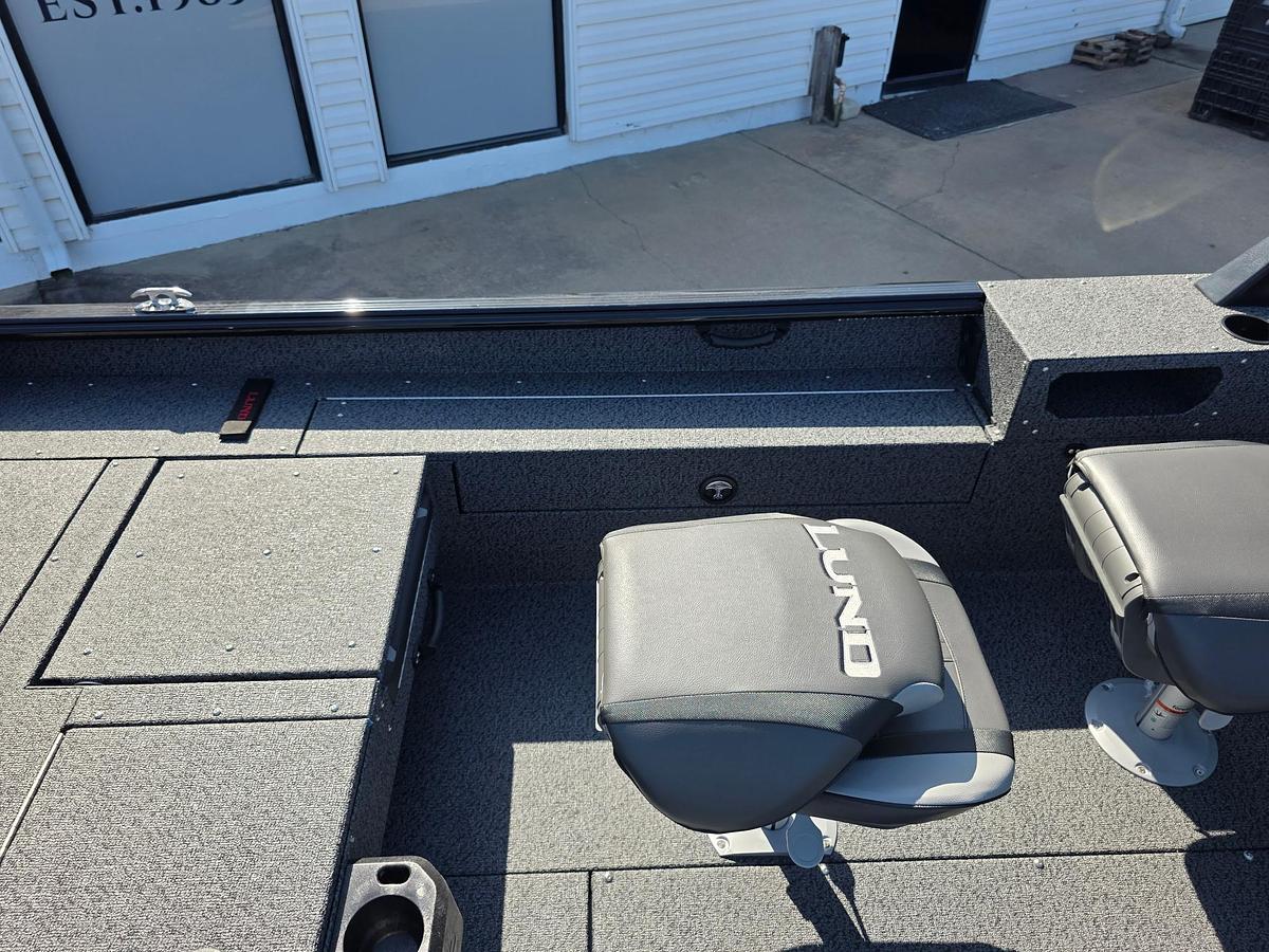 2027 Lund 1875 Impact XS Sport