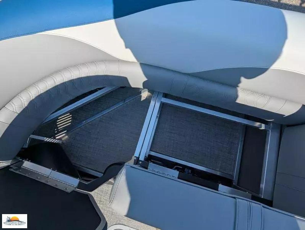 2026 Avalon 2185 LSZ Cruise Rear Bench Tritoon
