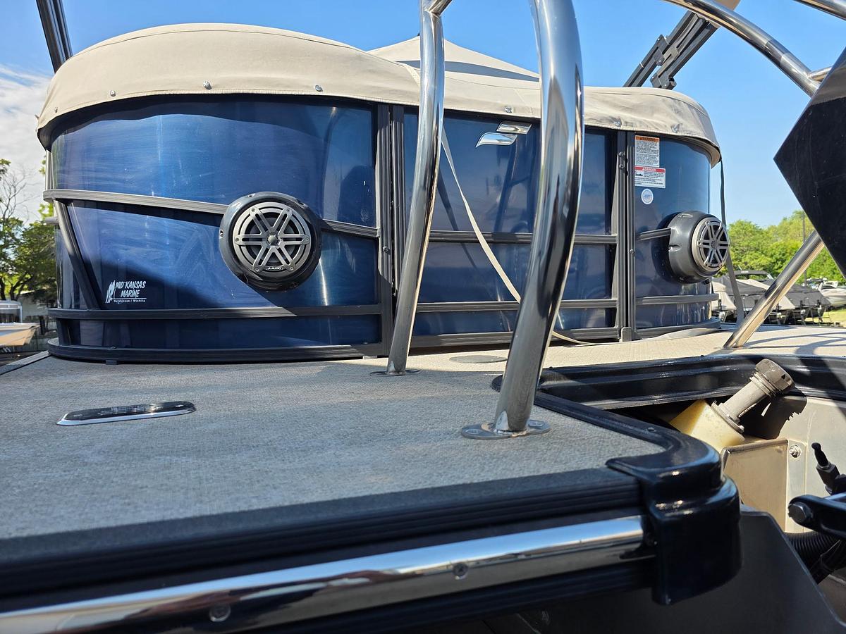 Used 2021 Starcraft SLS 3 Tritoon