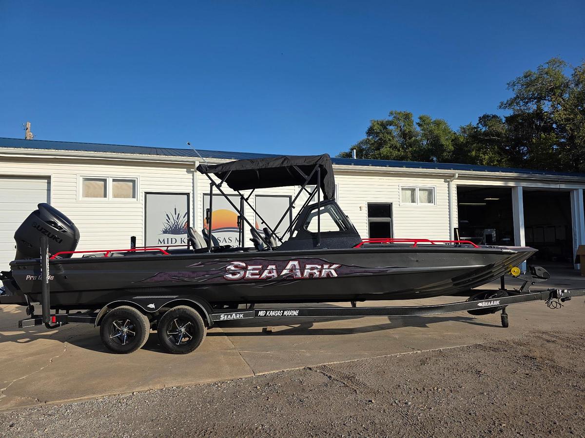 2027 SeaArk Proguide