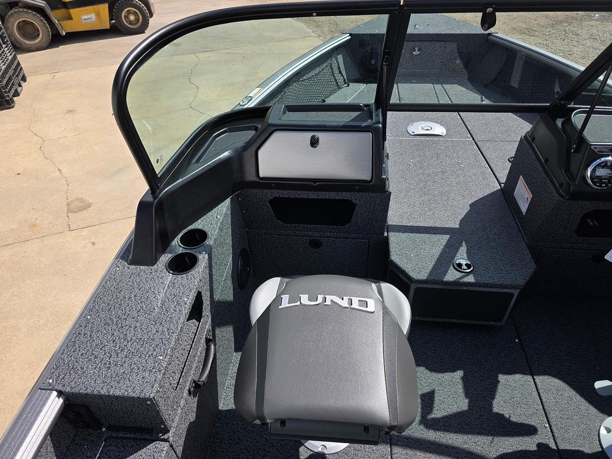 2027 Lund 1875 Impact XS Sport