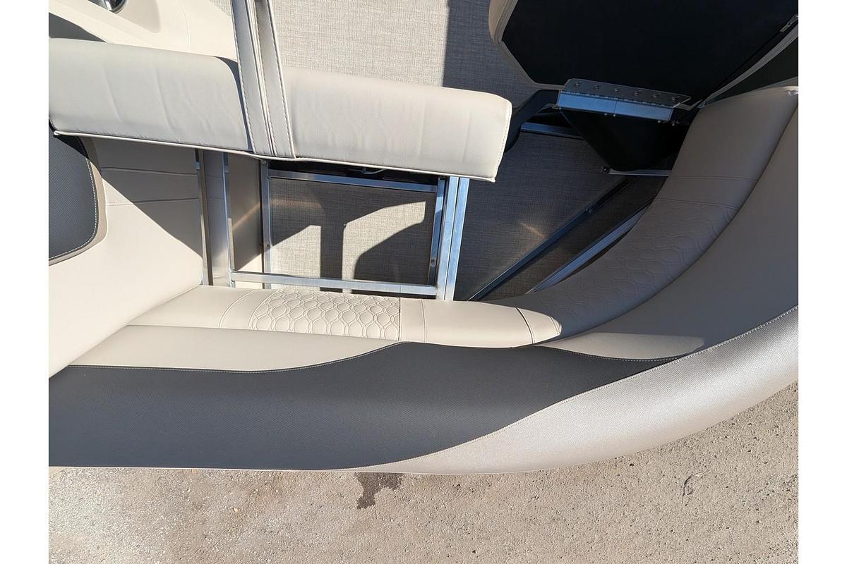 2026 Avalon 2385 LSZ Rear Fish