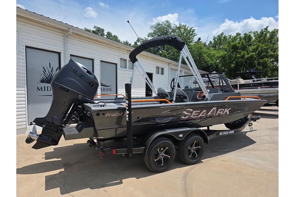2027 SeaArk Procat 200