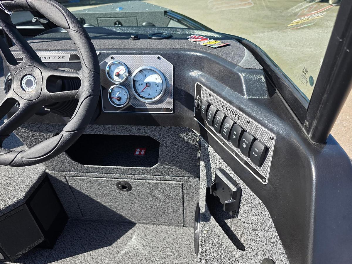 2027 Lund 1875 Impact XS Sport