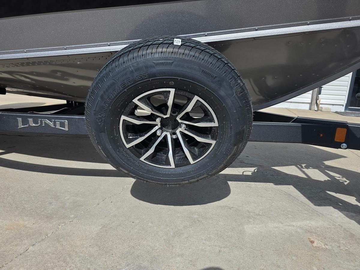 2027 Lund 1875 Impact XS Sport