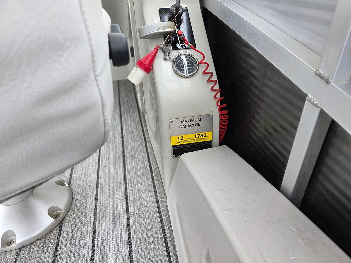 Used 2019 Avalon 2385 Catalina Rear Fish