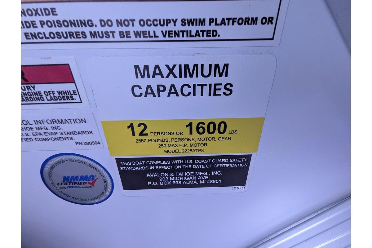 2026 Avalon 2385 LSZ Versatile Rear Bench
