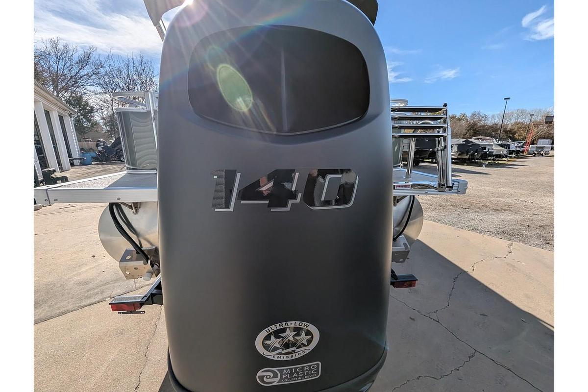 2026 Avalon 2385 LSZ Rear Fish