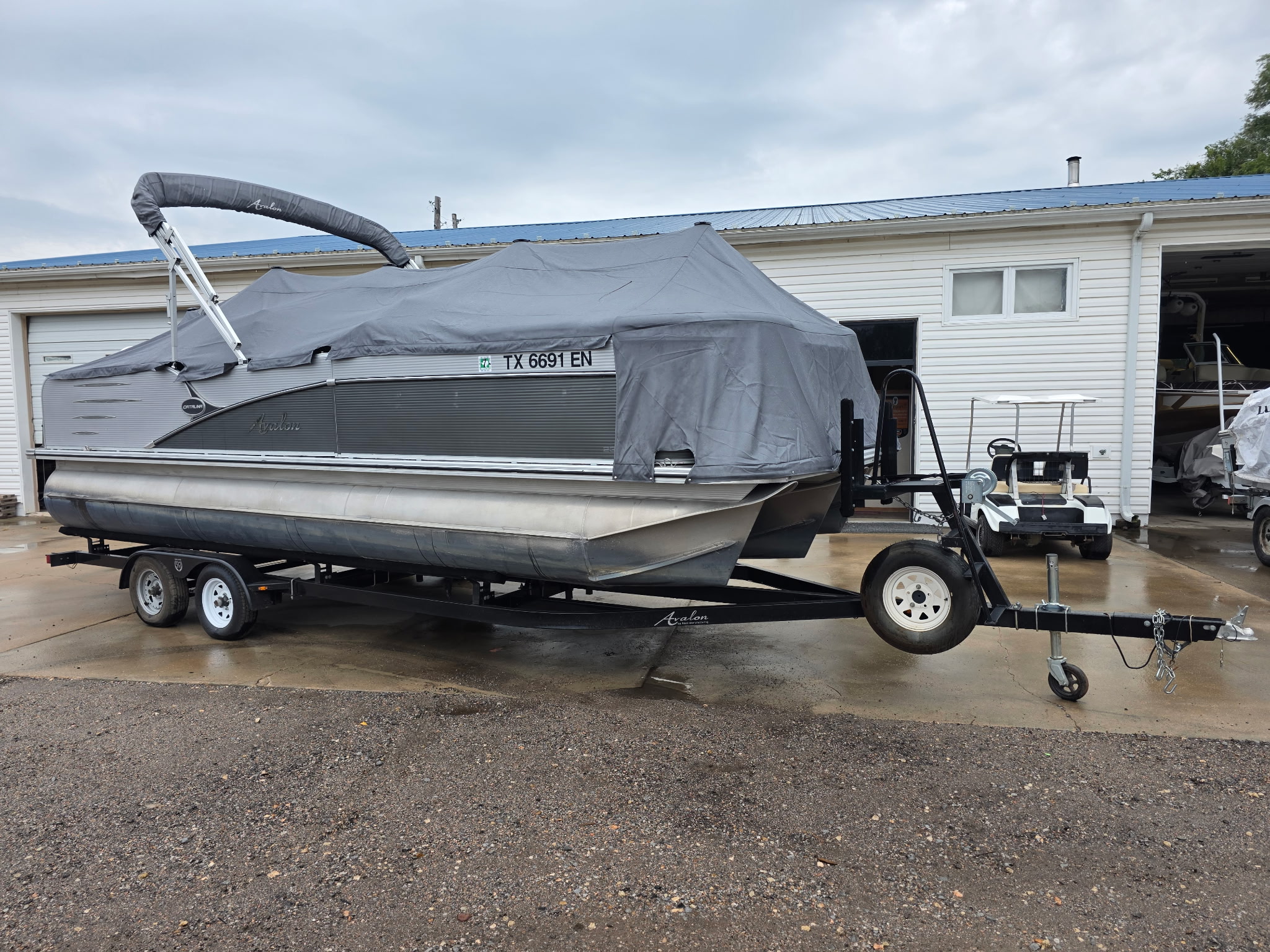 Used 2019 Avalon 2385 Catalina Rear Fish