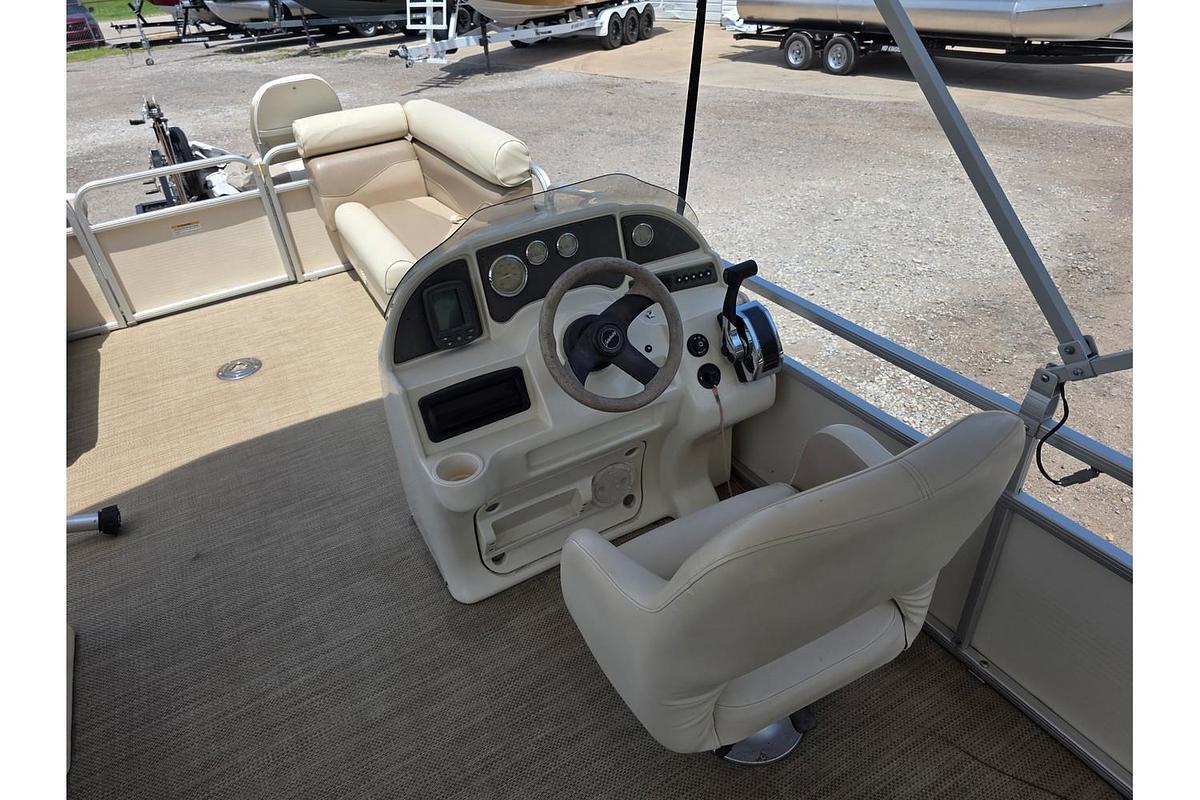 Used 2005 Godfrey Sweetwater 2286 Tuscany Cruise & Fish