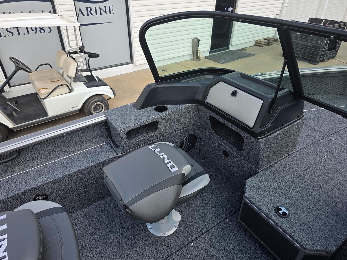 2027 Lund 1775 Impact XS Sport
