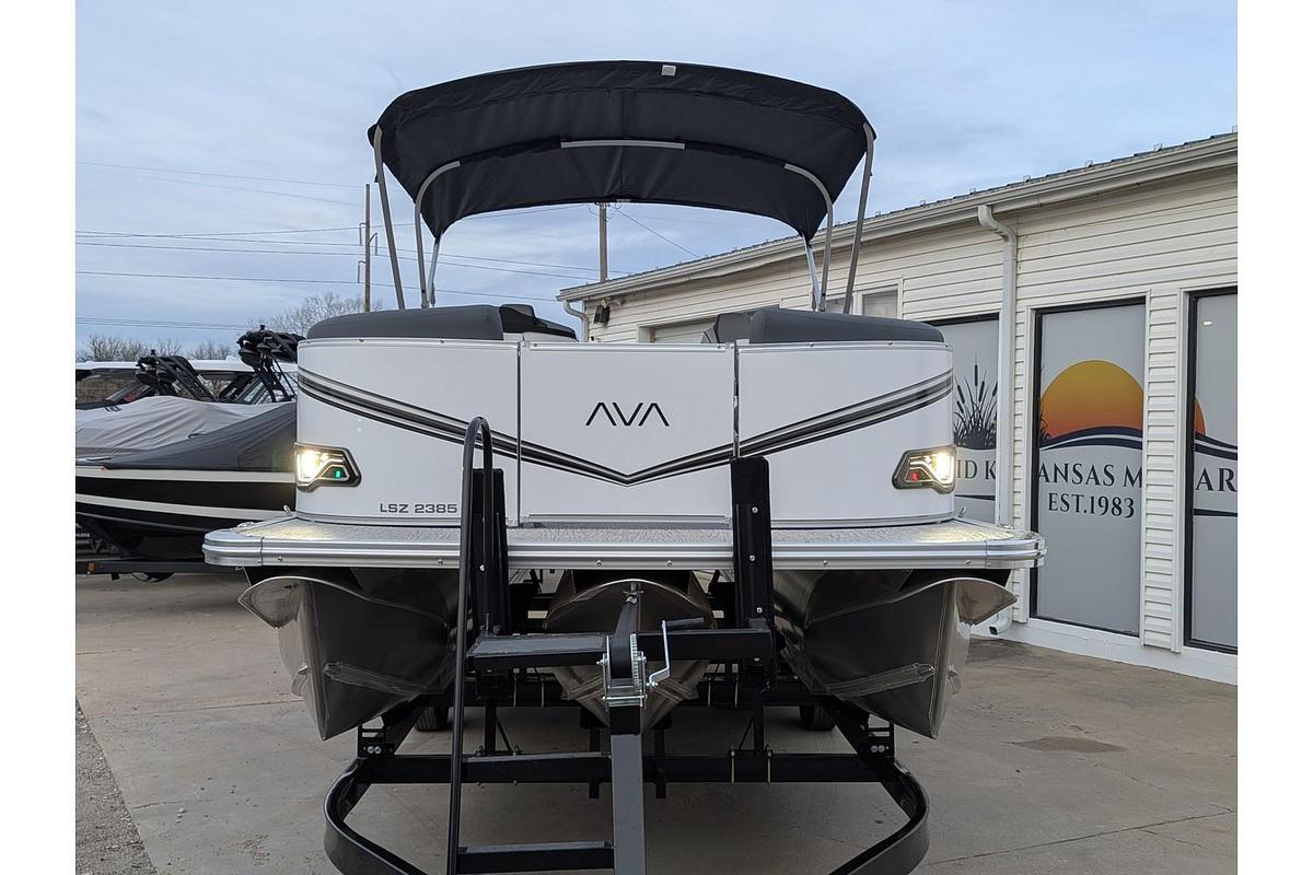 2026 Avalon 2385 LSZ Versatile Rear Bench