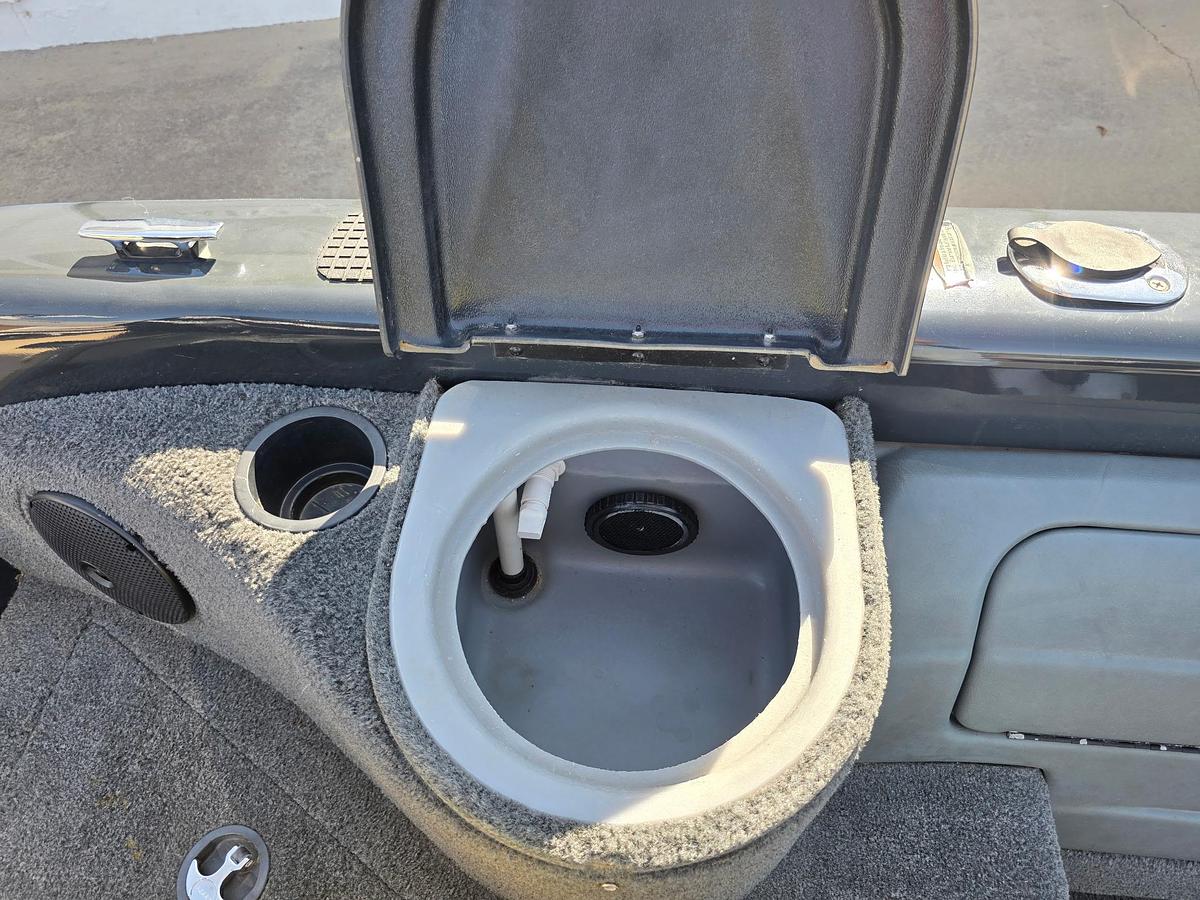 Used 2007 Tracker Tundra 18