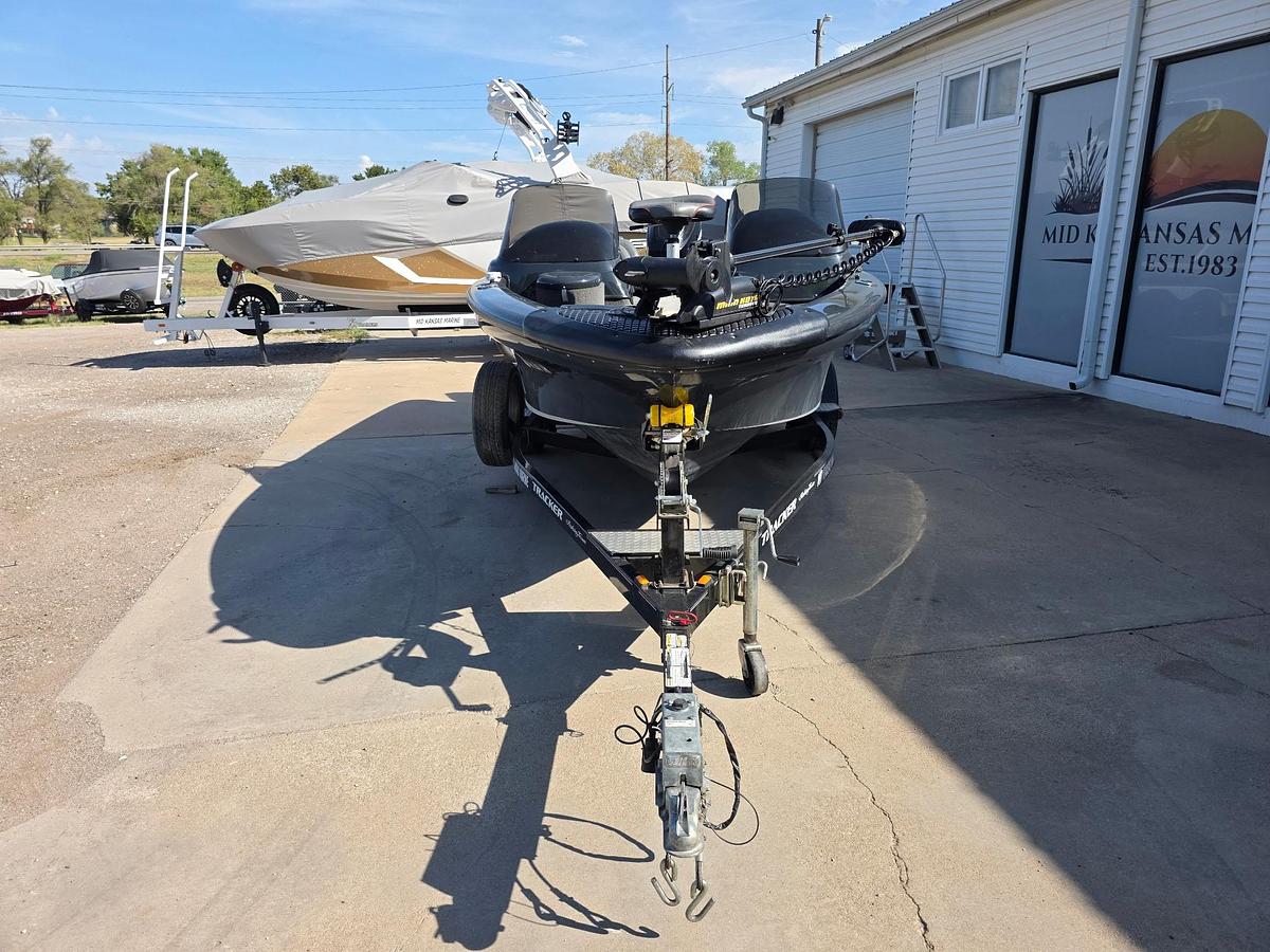 Used 2007 Tracker Tundra 18