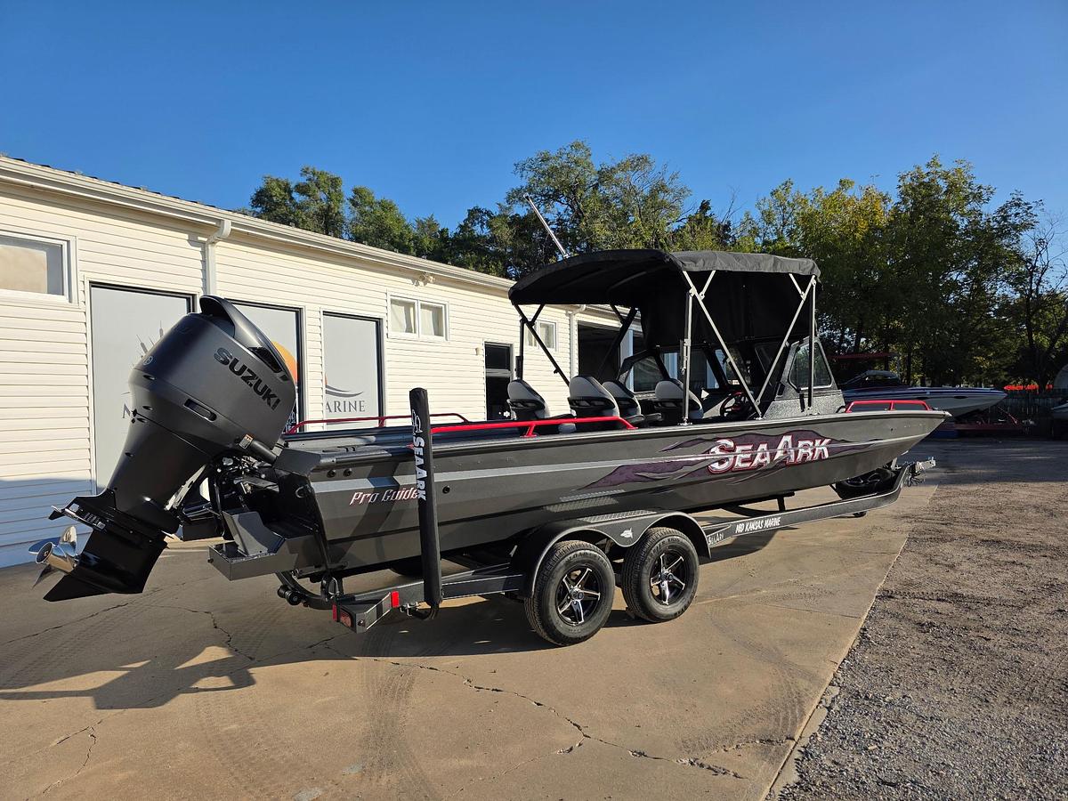 2027 SeaArk Proguide