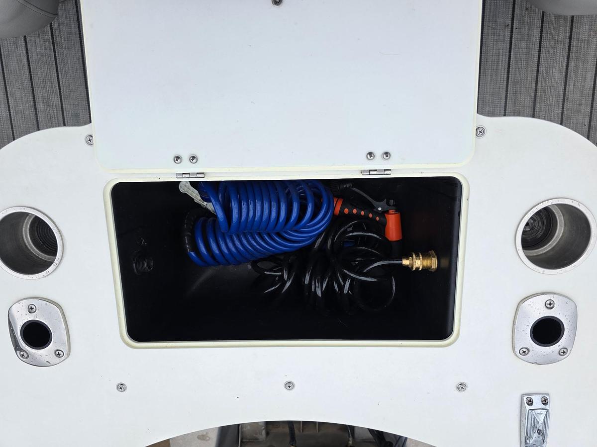 Used 2019 Avalon 2385 Catalina Rear Fish