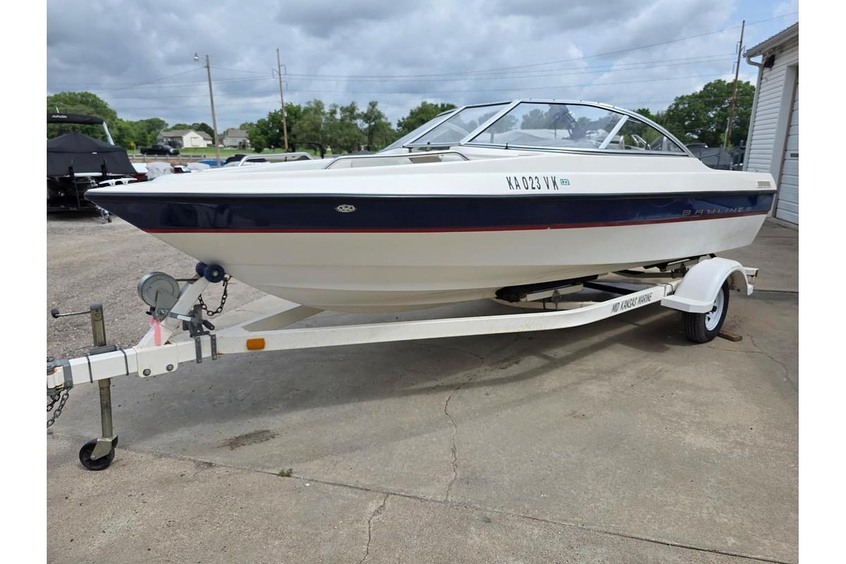 Used 2004 Bayliner 195 Capri