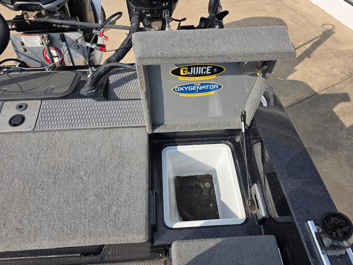 Used 2023 Caymas DV 22