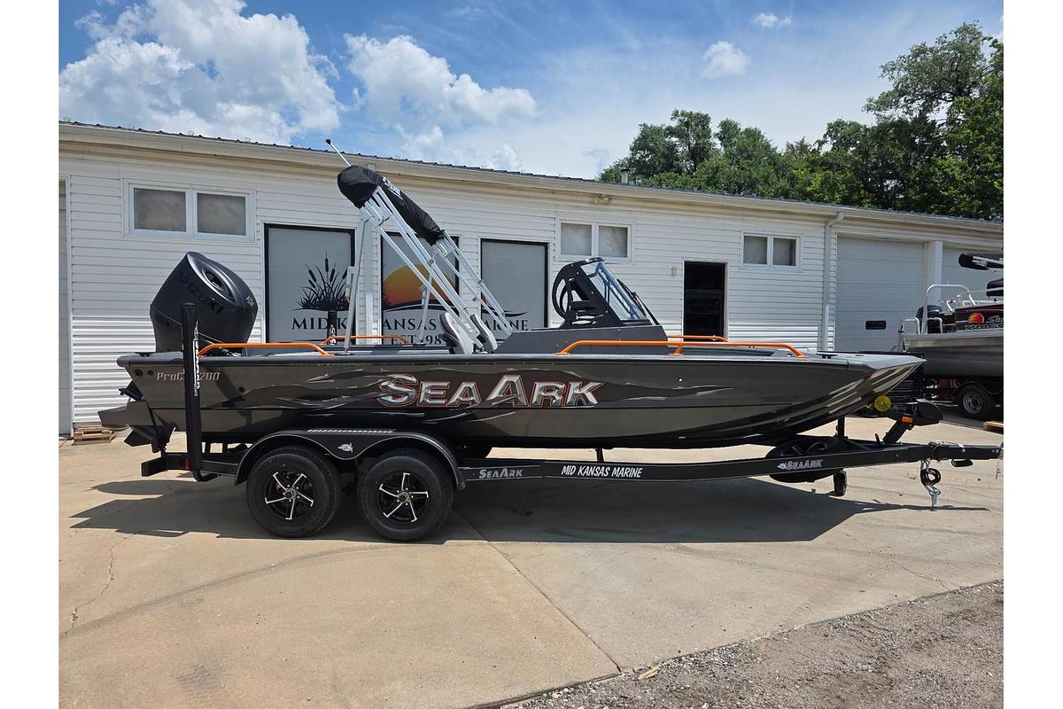 2027 SeaArk Procat 200