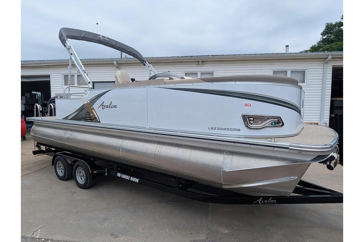 Used 2022 Avalon 2285 LSZ Cruise Rear Bench