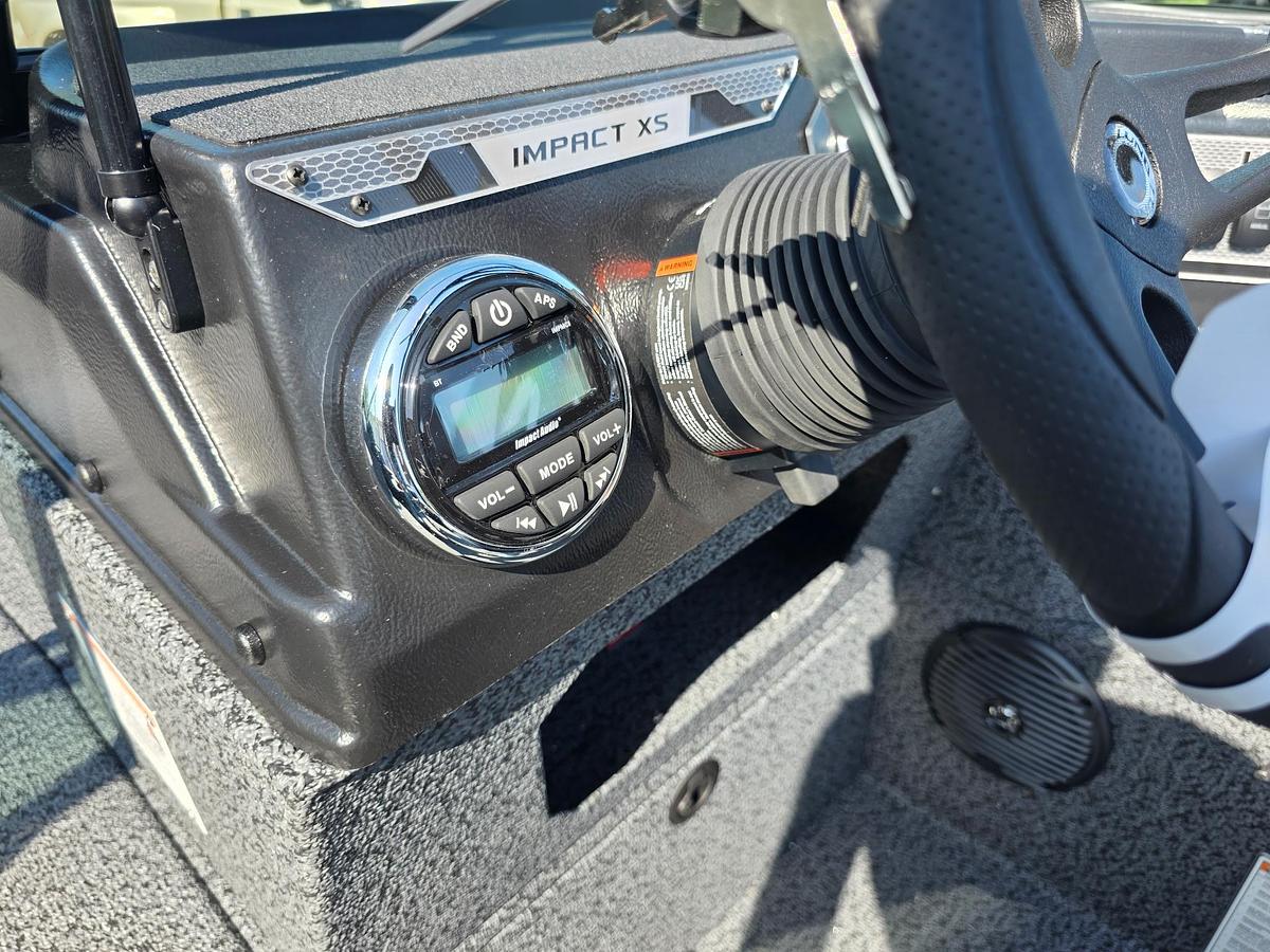 2027 Lund 1875 Impact XS Sport