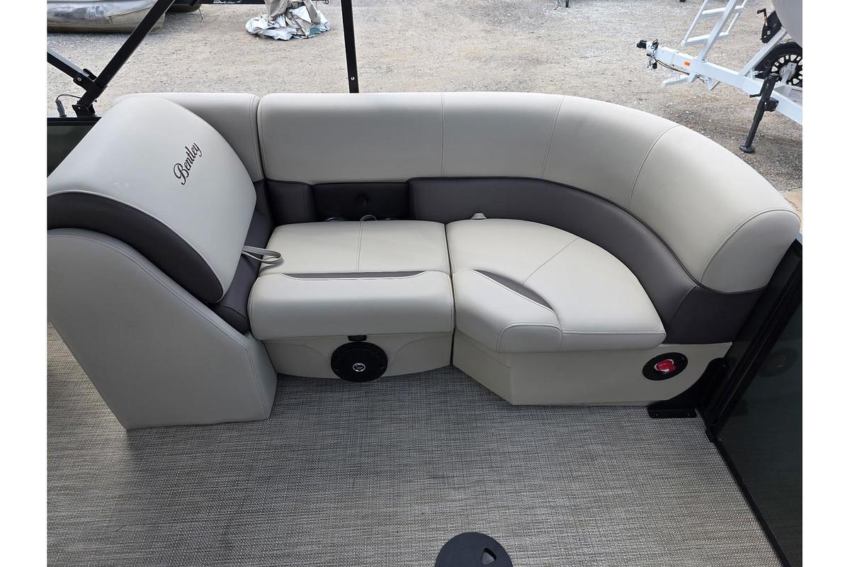 2026 Bentley Pontoons Legacy 223 Navigator Tritoon
