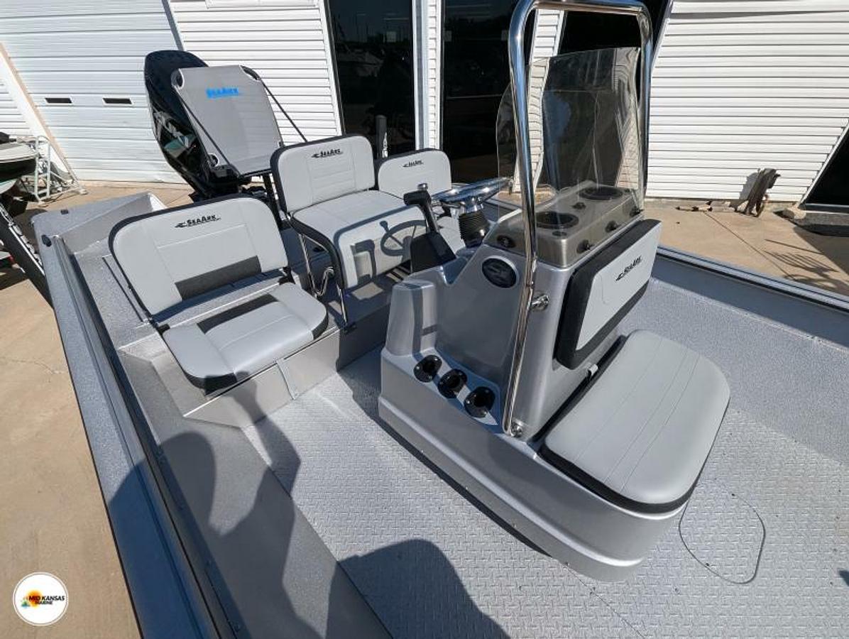 2025 SeaArk Phantom 24XV CC