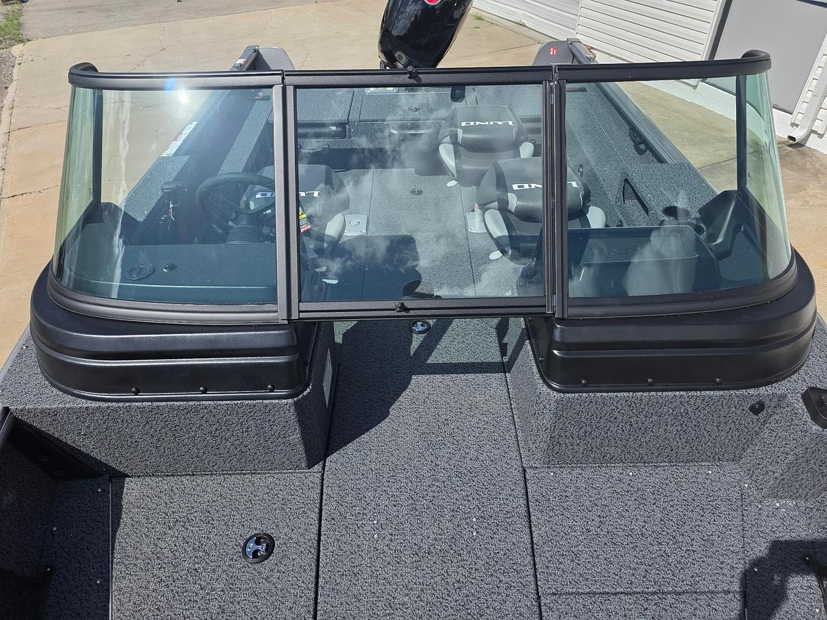 2027 Lund 1875 Impact XS Sport
