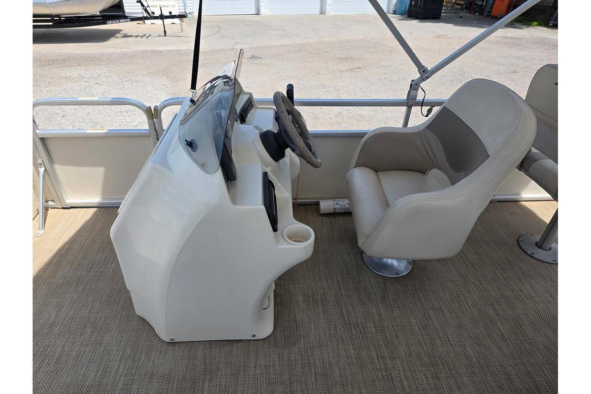 Used 2005 Godfrey Sweetwater 2286 Tuscany Cruise & Fish