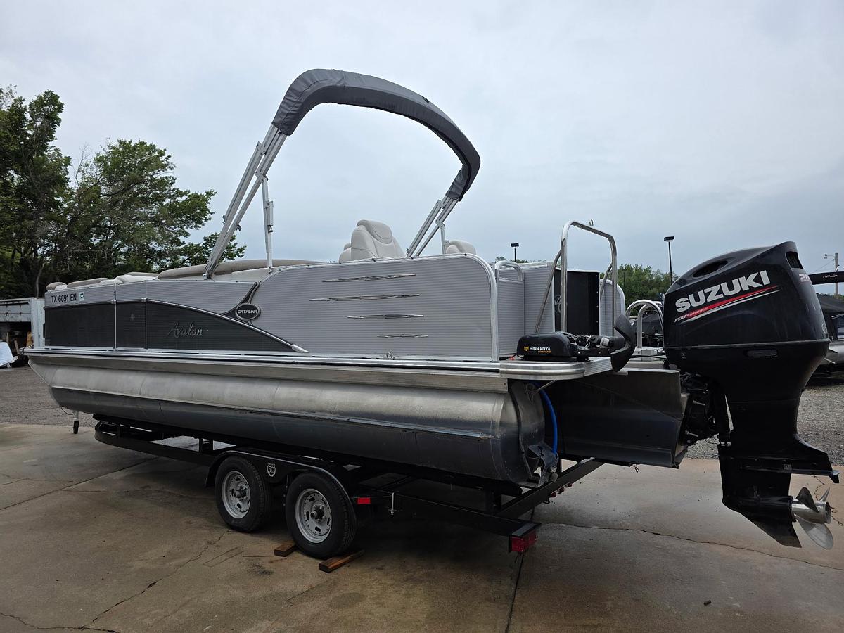 Used 2019 Avalon 2385 Catalina Rear Fish