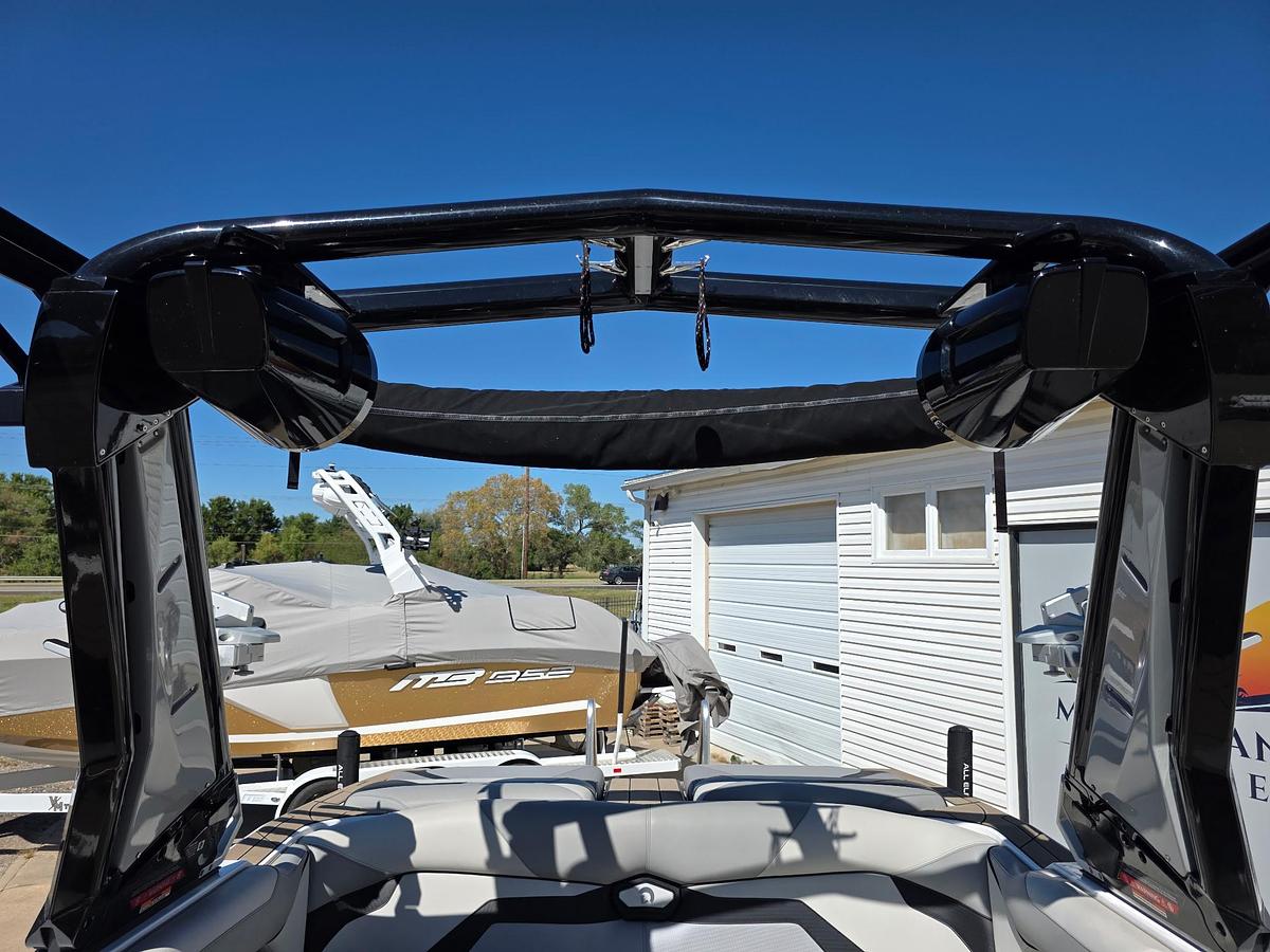 Used 2022 Centurion RI 230