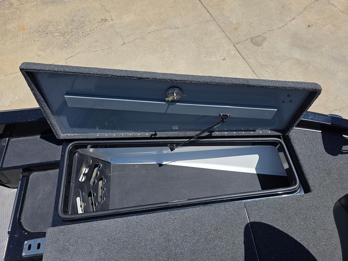 Used 2022 Caymas CX 20