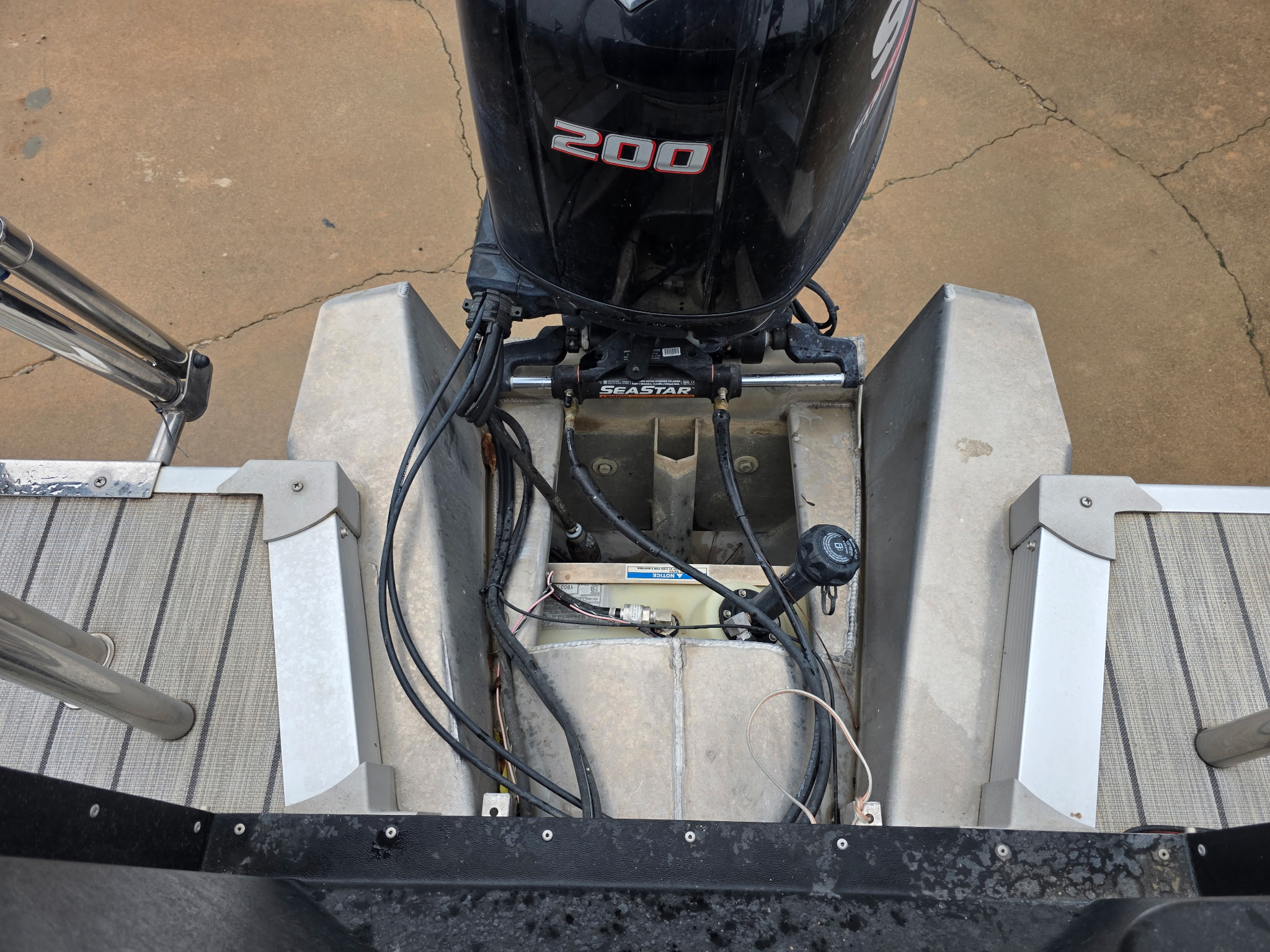 Used 2019 Avalon 2385 Catalina Rear Fish